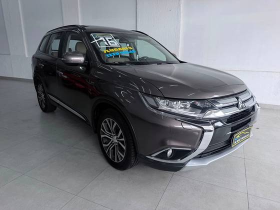 MITSUBISHI OUTLANDER 3.0 GT 4X4 V6 24V GASOLINA 4P AUTOMÁTICO MITSUBISHI OUTLANDER 3.0 GT 4X4 V6 24V GASOLINA 4P AUTOMÁTICO